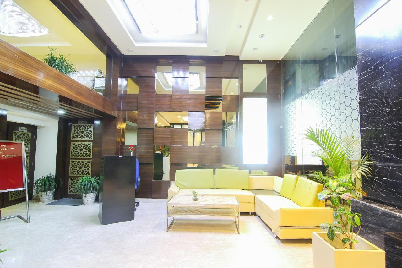 Hotel Moments à Lucknow Extérieur photo