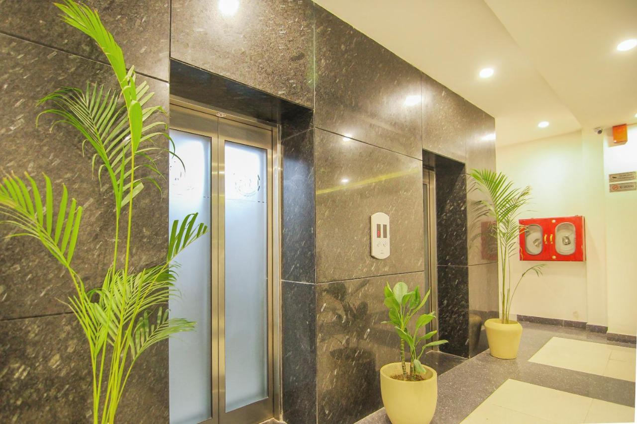 Hotel Moments à Lucknow Extérieur photo