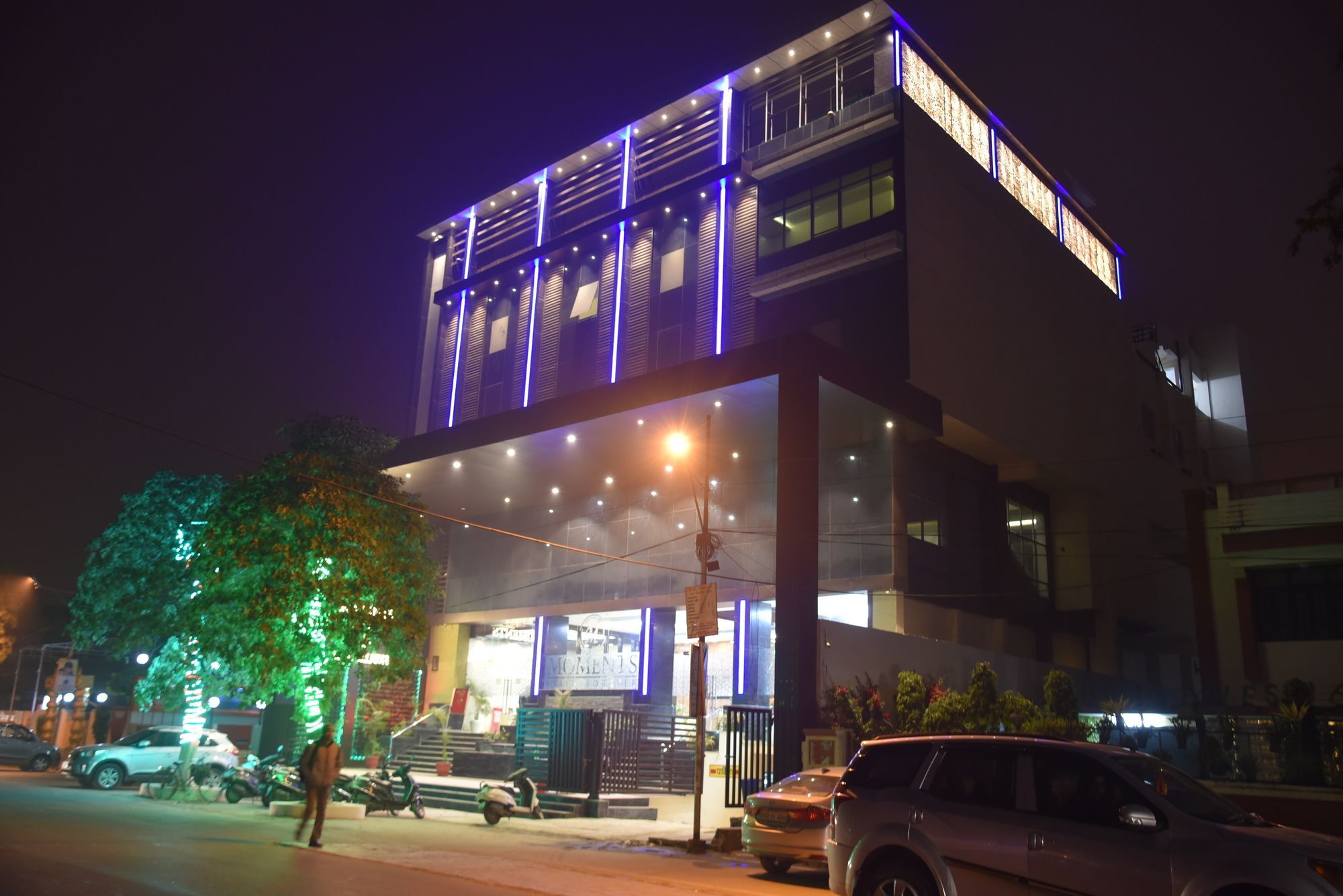Hotel Moments à Lucknow Extérieur photo