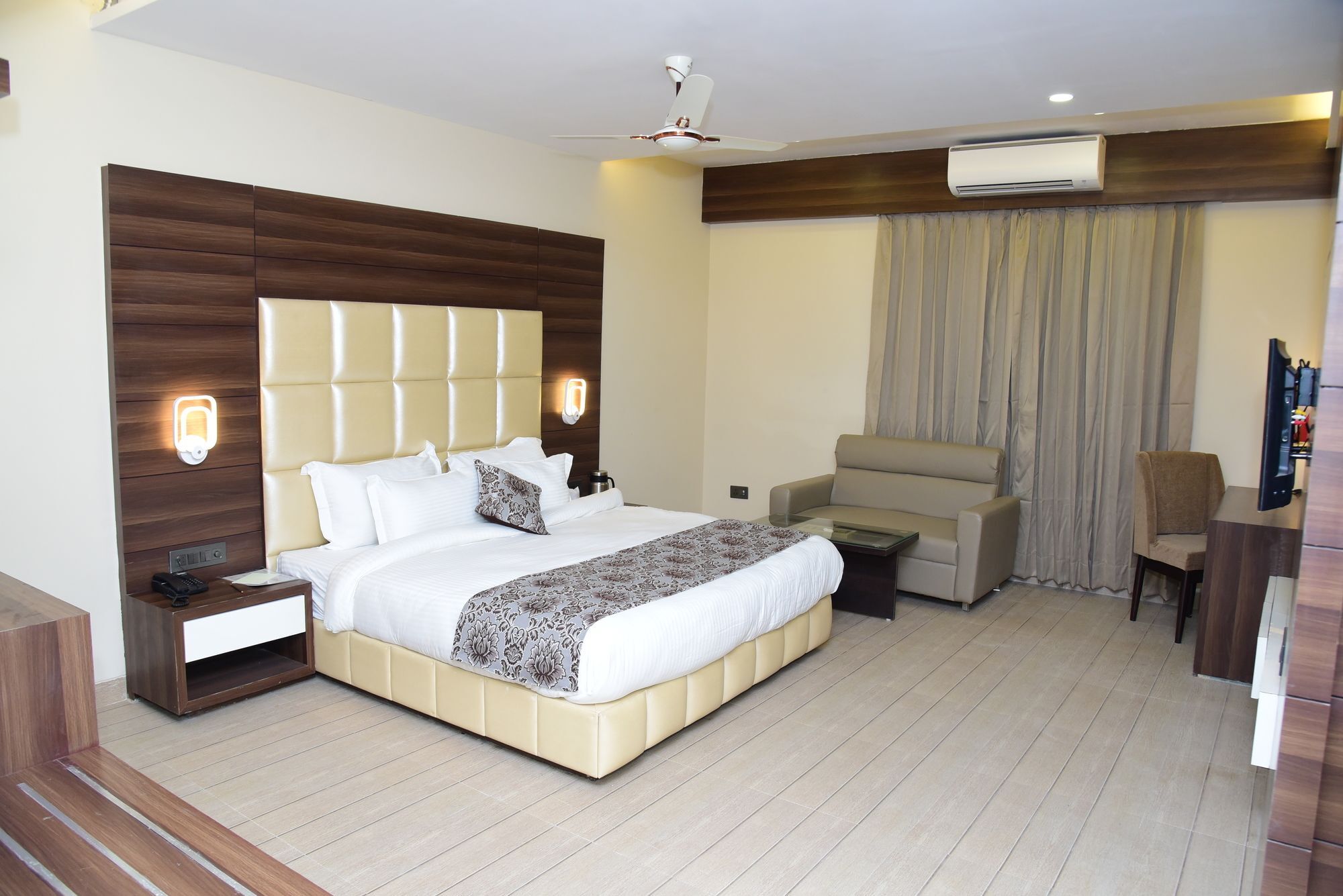 Hotel Moments à Lucknow Extérieur photo