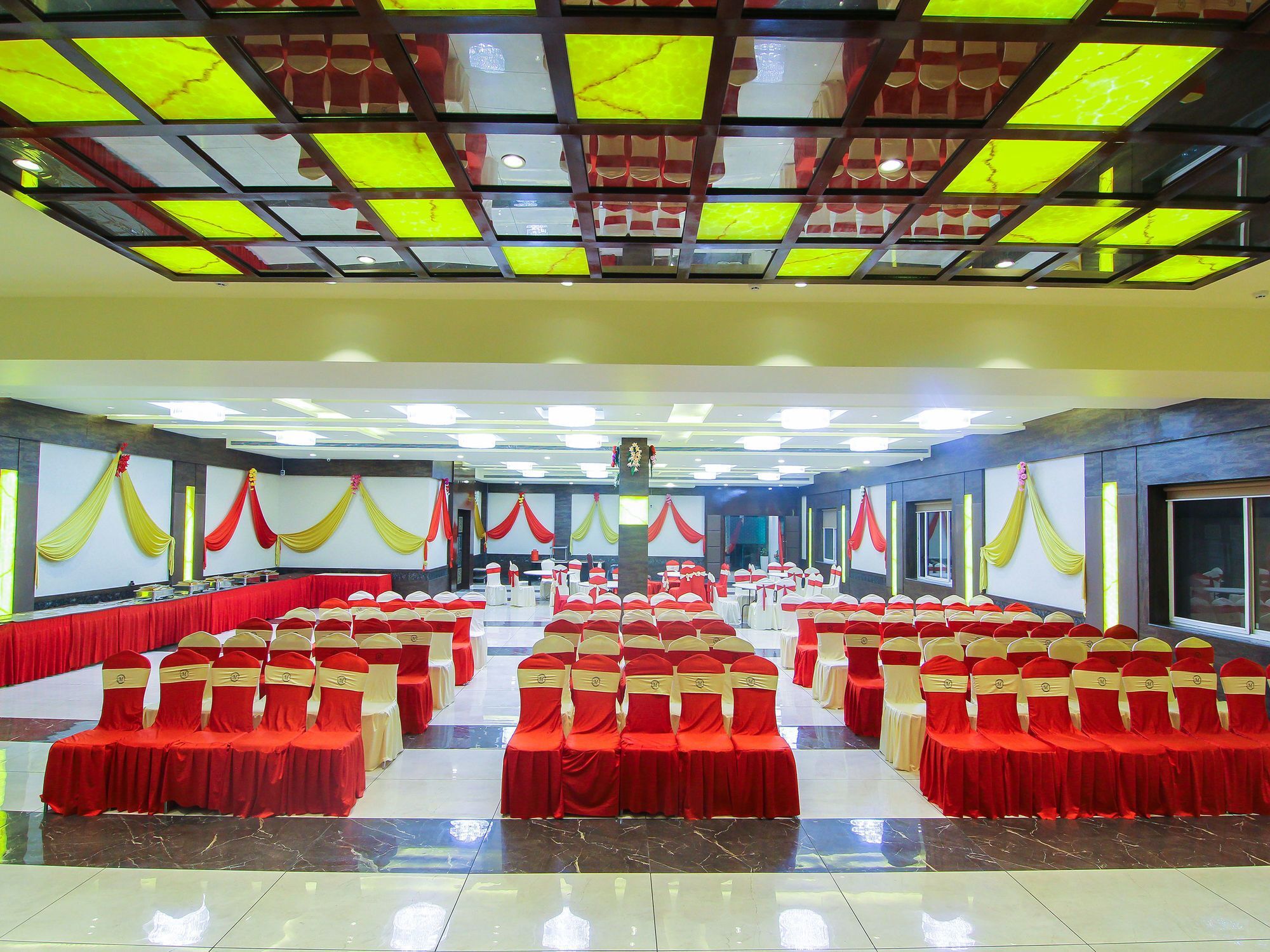 Hotel Moments à Lucknow Extérieur photo