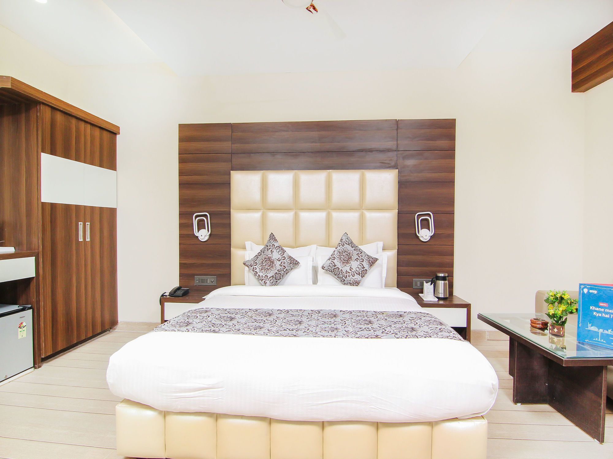Hotel Moments à Lucknow Extérieur photo